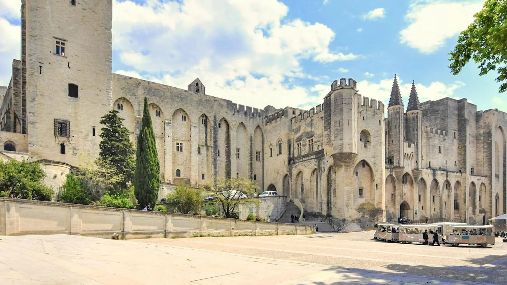 Awesome Apartment In Morieres-Les-Avignon