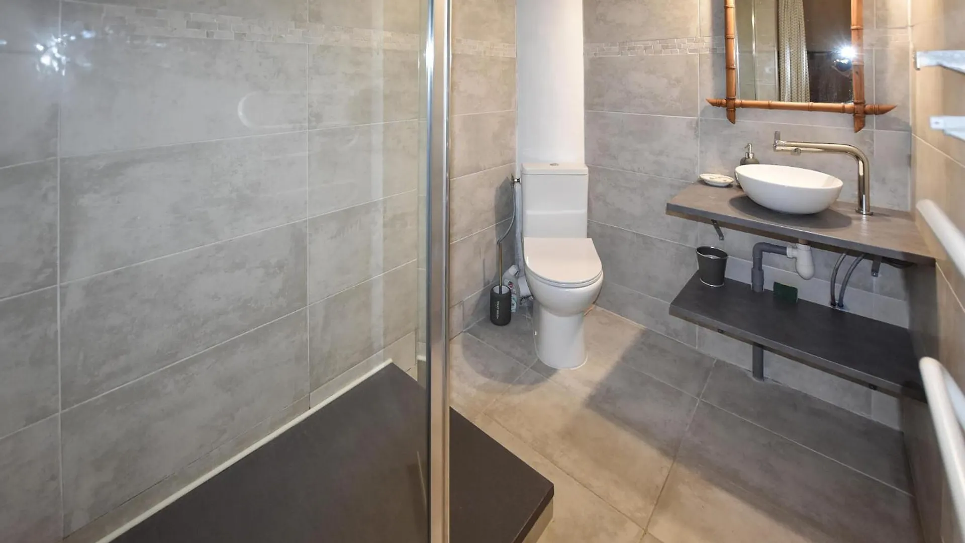 Awesome Apartment In Morieres-Les-Avignon 0*,